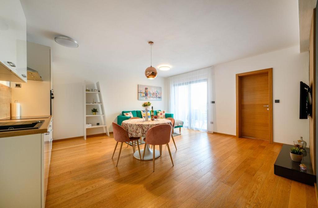 Ledunis Appartement Šibenik Buitenkant foto