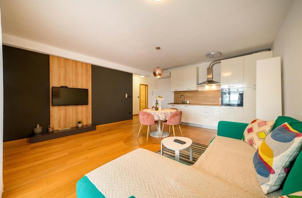 Ledunis Appartement Šibenik Buitenkant foto